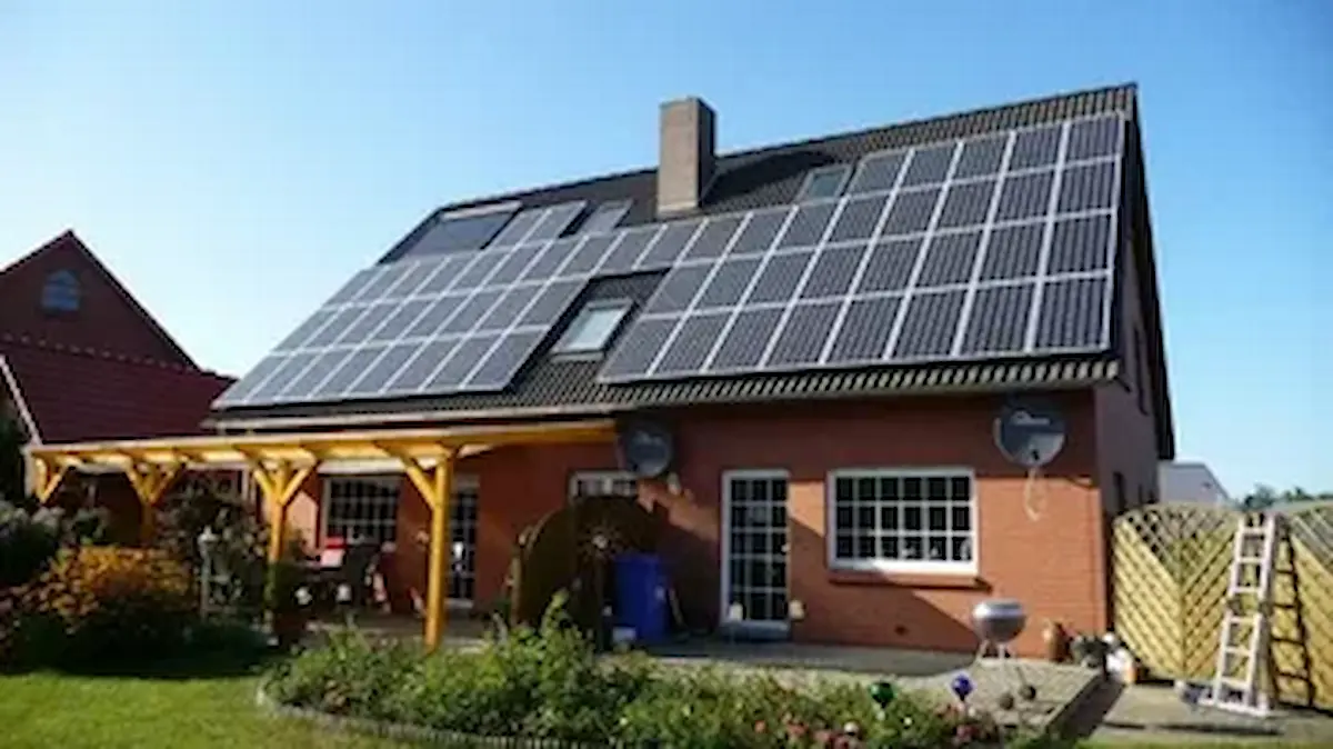 do solar panels work at night How to Maximize Solar Panel Efficiency During Daytime (1)