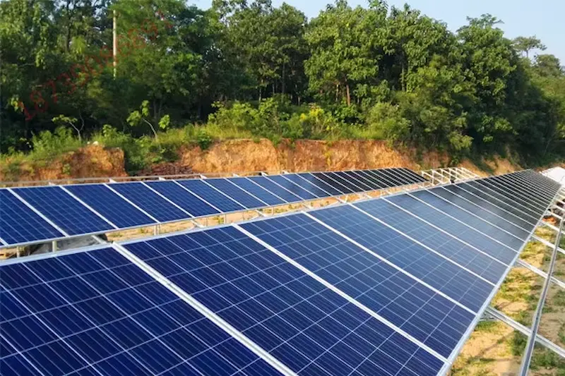 ساعات تشغيل الألواح الشمسية في السعودية وخارجها